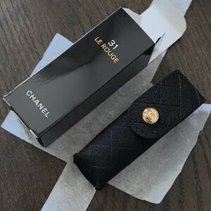 CHANEL Le Rouge Lipstick holder in Black and Gold